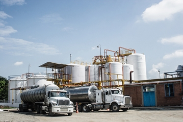 Chemical storage tank